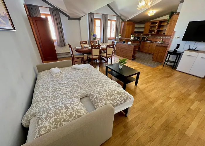 Comfortable 3 Bedroom In The Heart Of