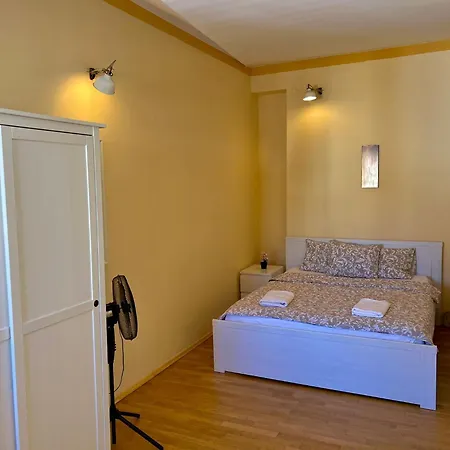 Appartamento Comfortable 3 Bedroom In The Heart Of Praga