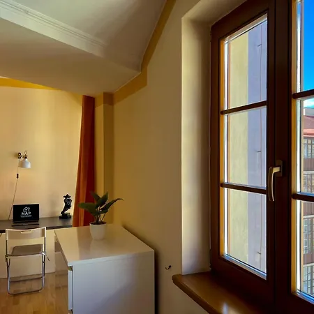 Comfortable 3 Bedroom In The Heart Of Appartamento Praga