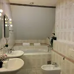 Comfortable 3 Bedroom In The Heart Of Apartment