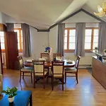 Apartment Comfortable 3 Bedroom In The Heart Of Prag