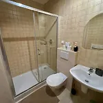 Comfortable 3 Bedroom In The Heart Of Apartment Prag