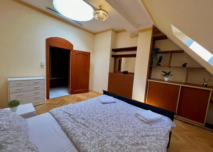 Comfortable 3 Bedroom In The Heart Of Apartamento Praga