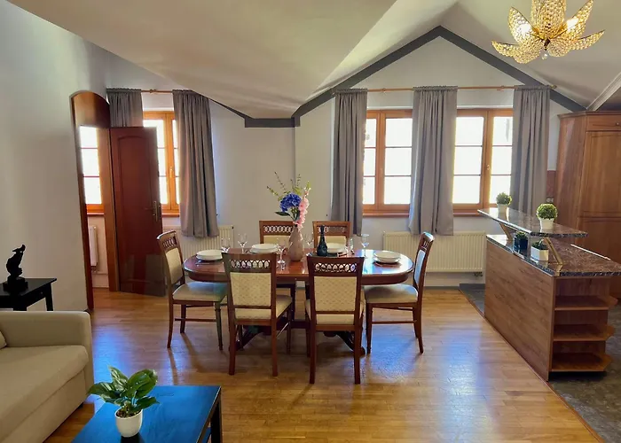 Apartamento Comfortable 3 Bedroom In The Heart Of Praga